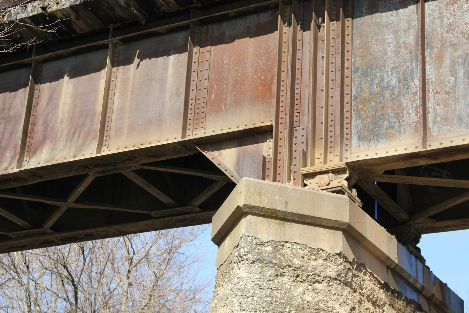 Riser at south pier